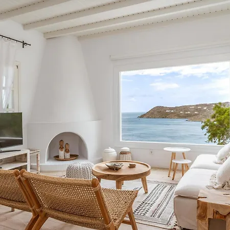 Calma House
